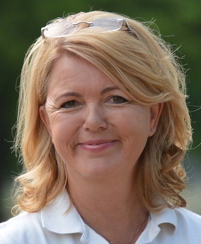 Portrait-von-Dr-Britta-Schöffmann Dressurausbilderin-Britta-Schöffmann
