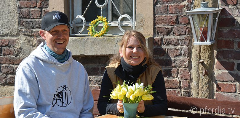 Zuhause-bei-Jenny-Wild-und-Peer-Classen Idylle-mit-Pferd-bei-Peer-Classen-und-Jenny-Wild