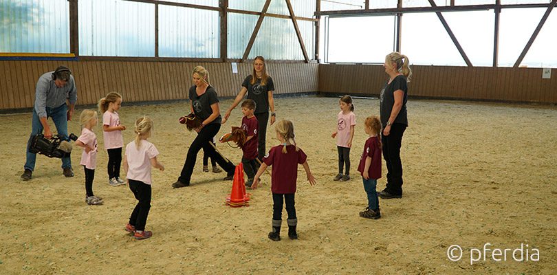 team-pony-concept kinder-lernen-reiten